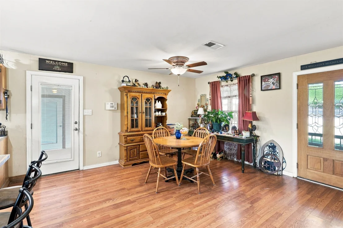 Photo of 208 W Umstead