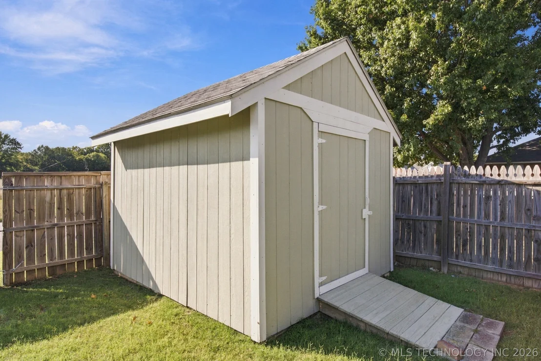 Photo of 2301 Piney Point Avenue