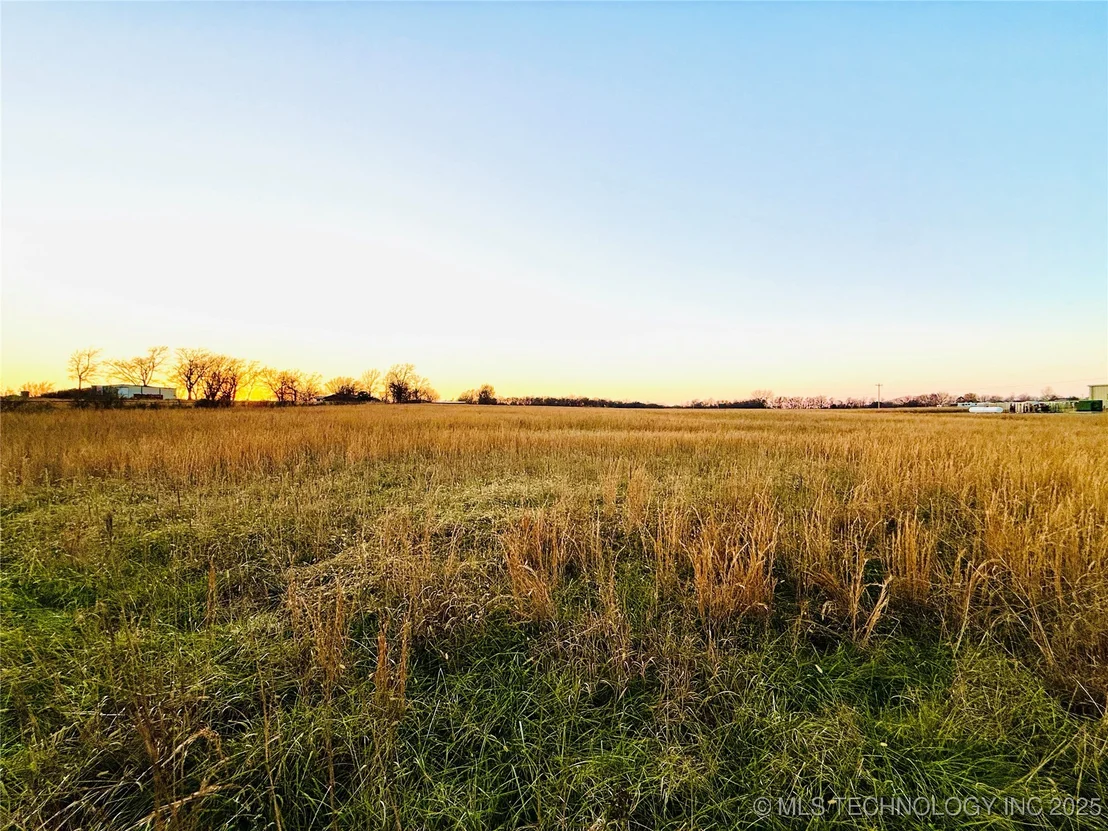 Photo of 2925 E Holly Road