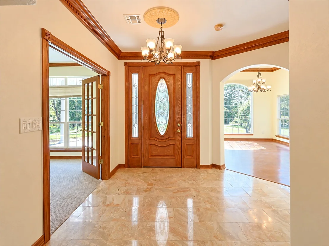 Photo of 25 E Shoreline Drive