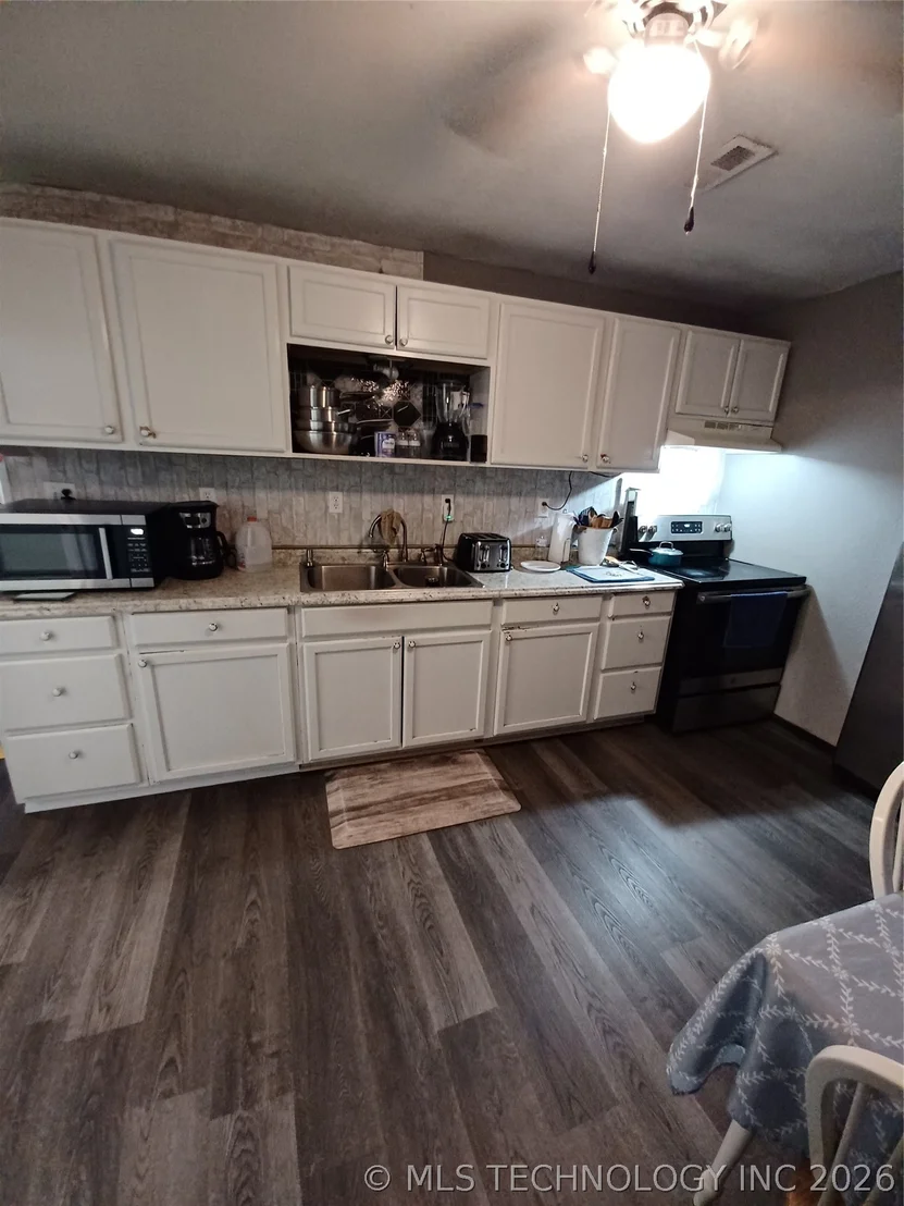 Photo of 416747 Delaware Drive
