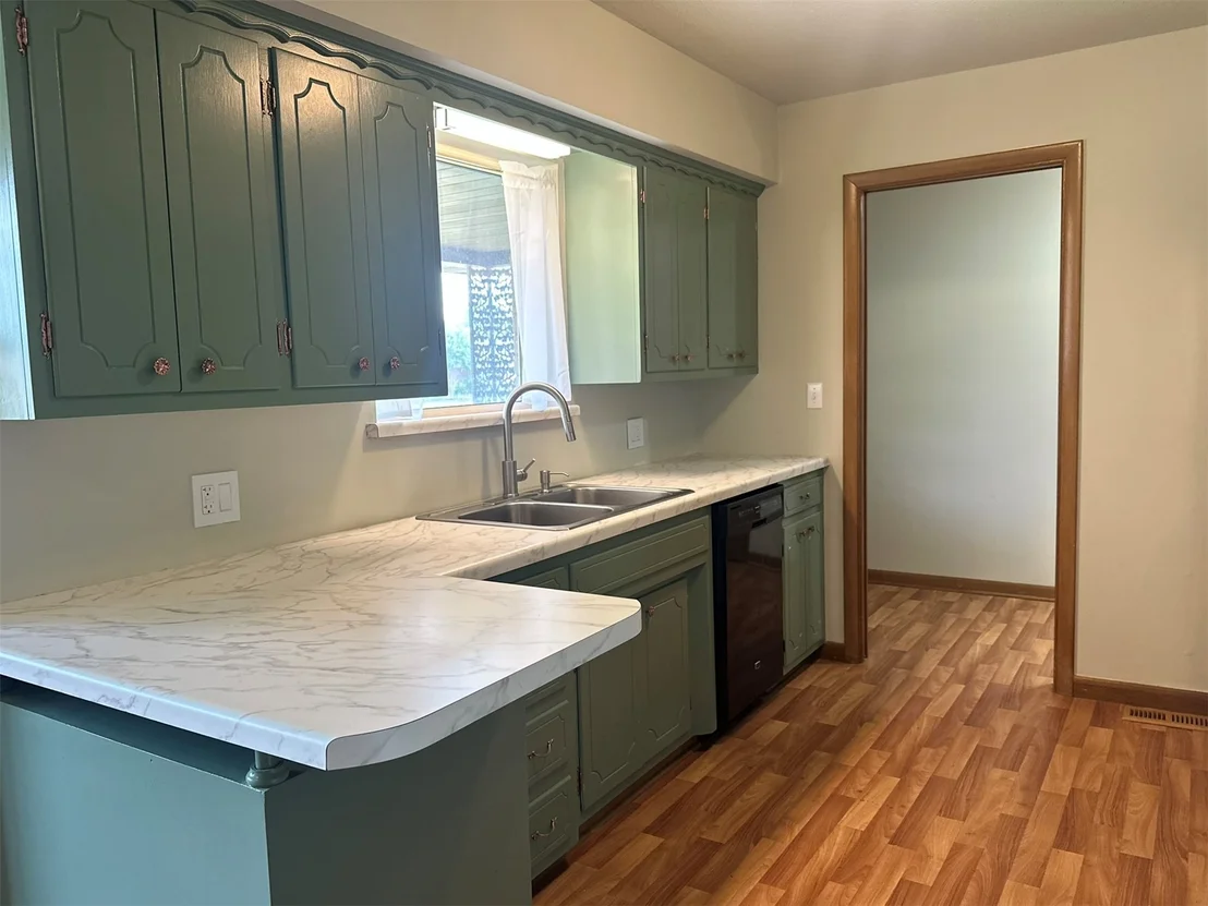 Photo of 1908 Lakeview Drive