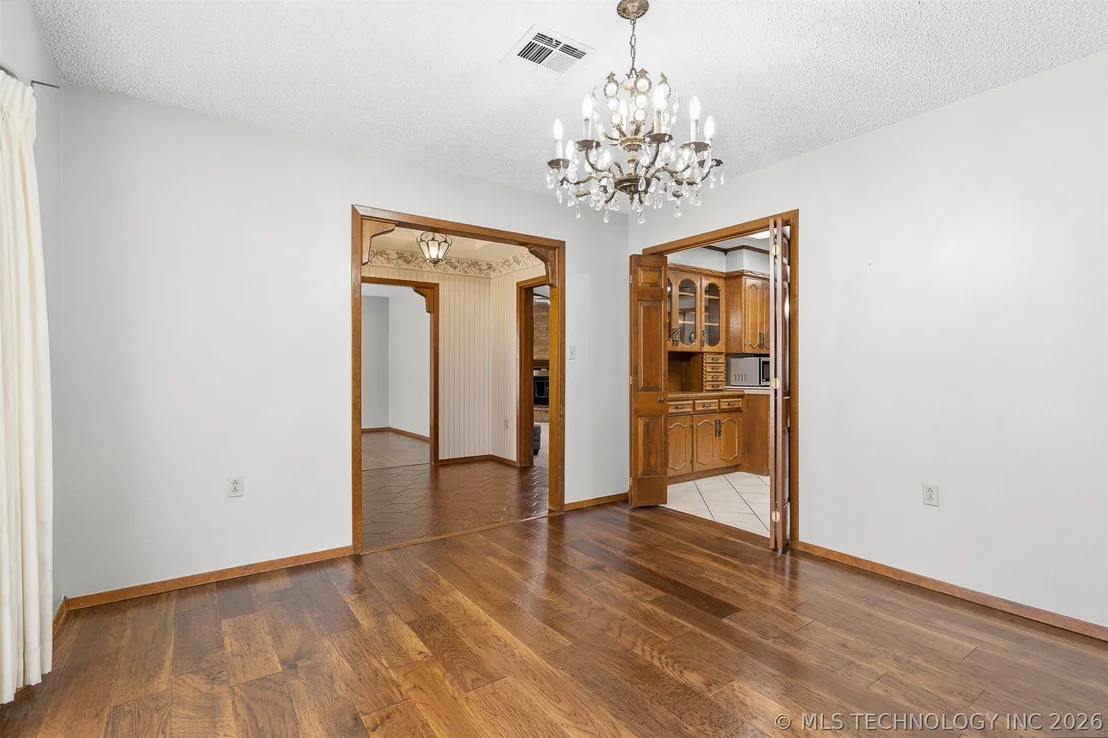 Photo of 521 Circle Drive