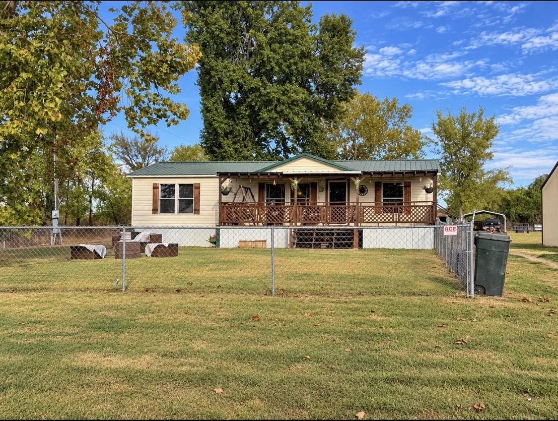 Photo of 10549 W Perry Road