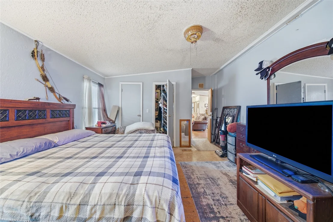 Photo of 394107 E 1150 Road
