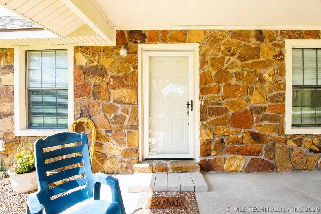 Photo of 15895 Briar Road