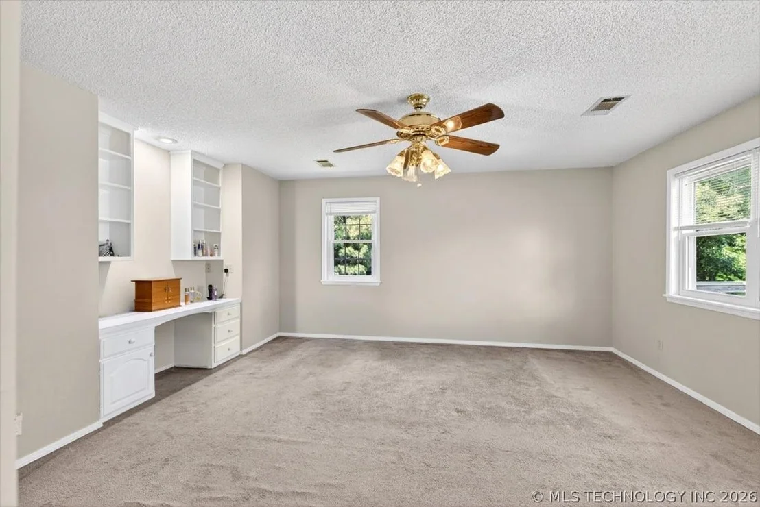 Photo of 36602 Ridge