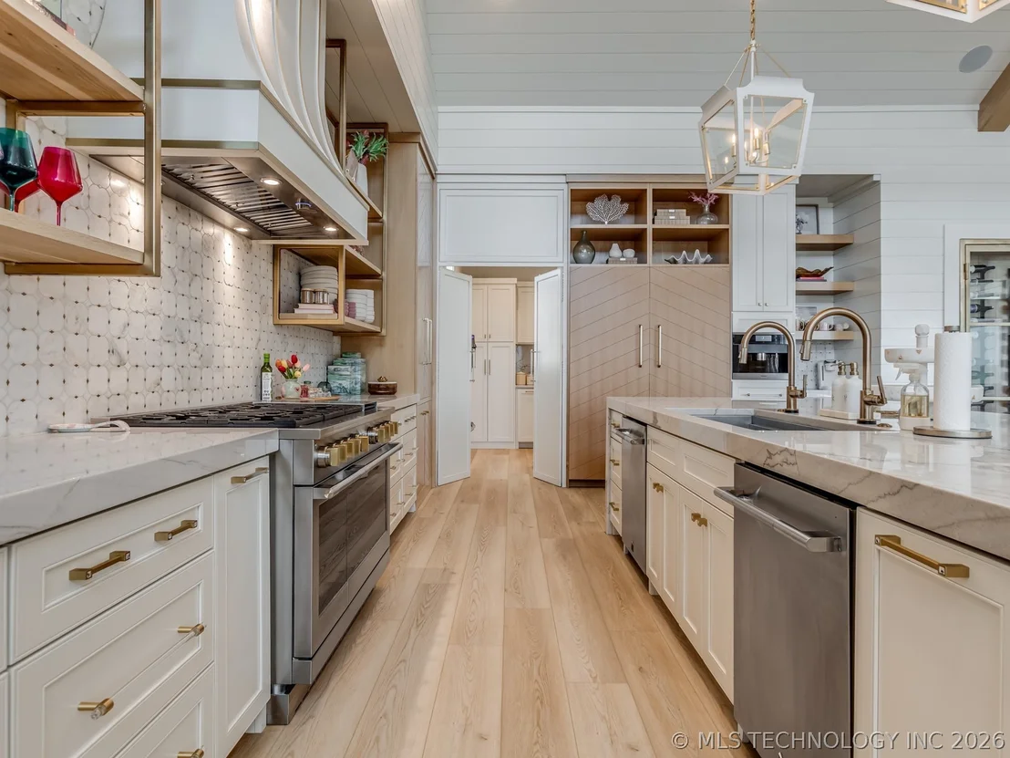 Photo of 120 Lower Green Way