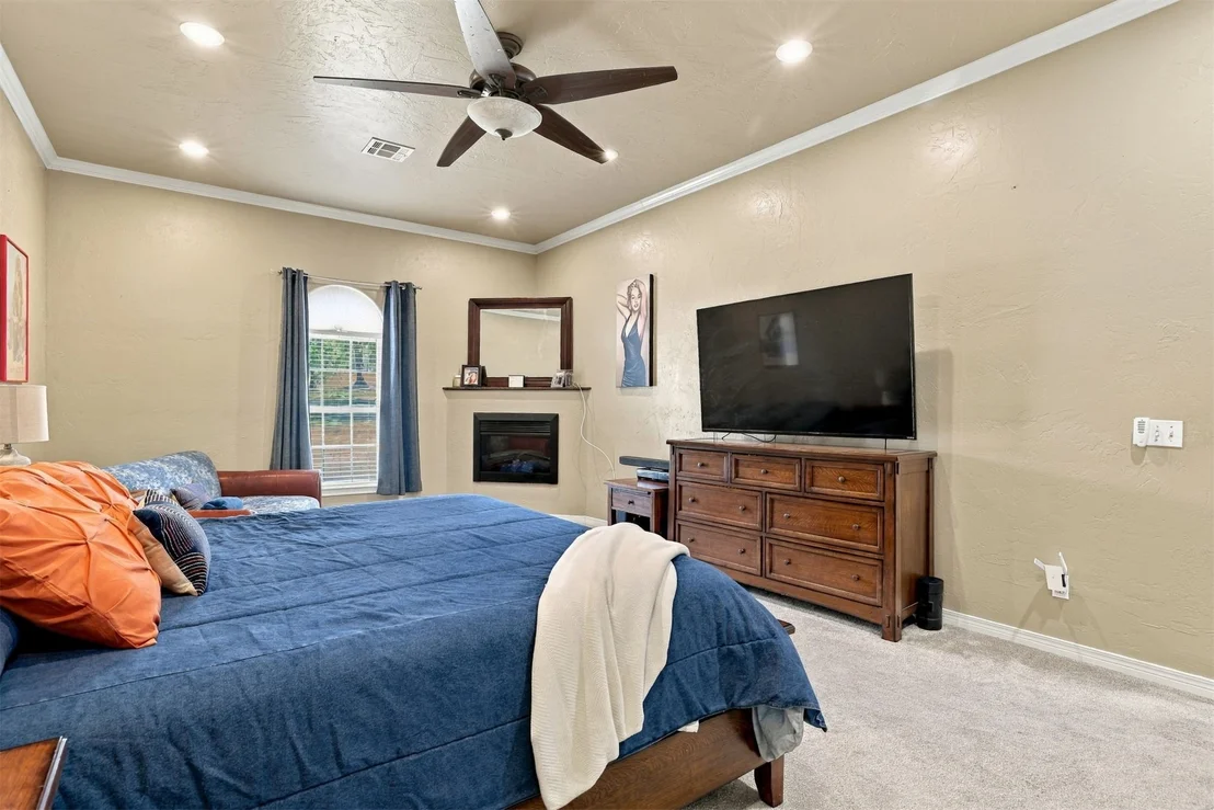 Photo of 2355 Bryan