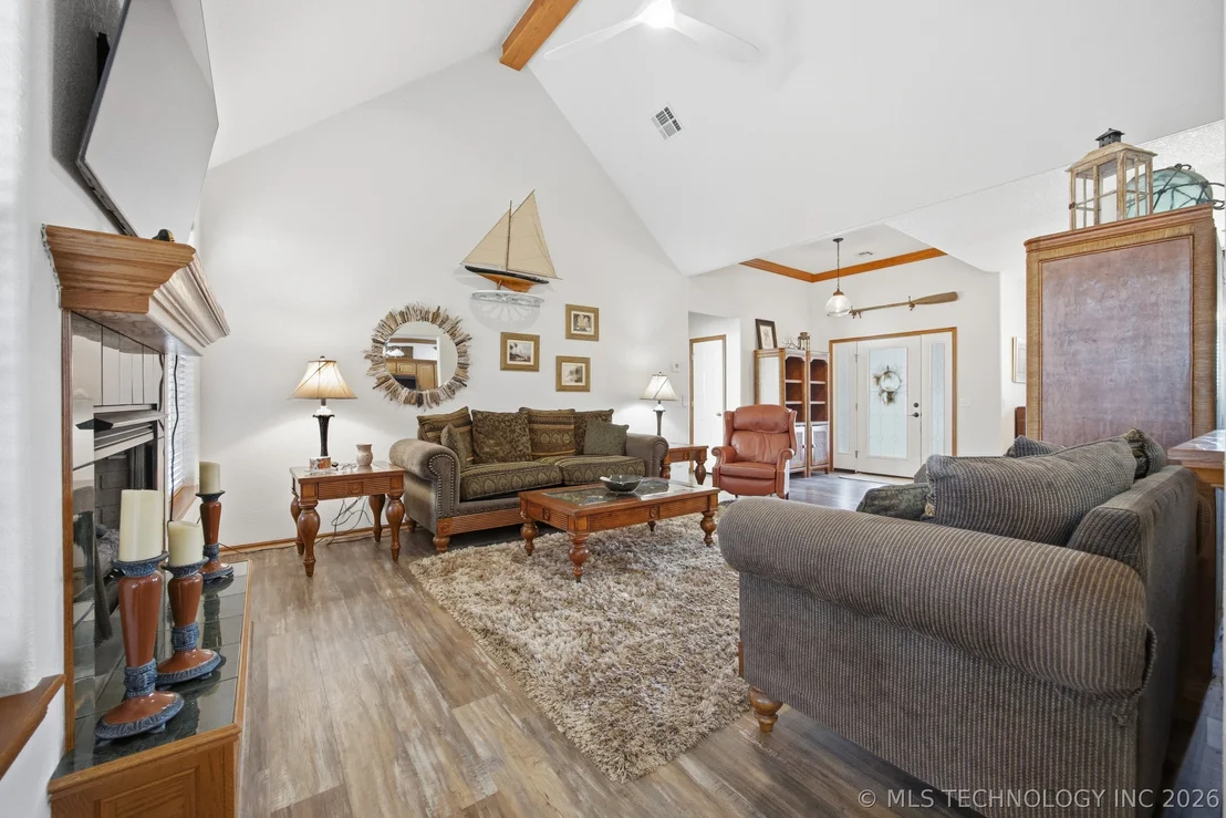 Photo of 2445 Avalon Drive