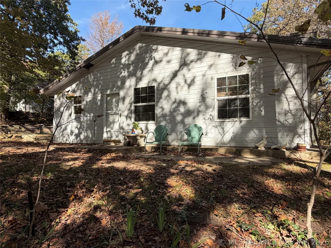 Photo of 425671 E 1168 Road
