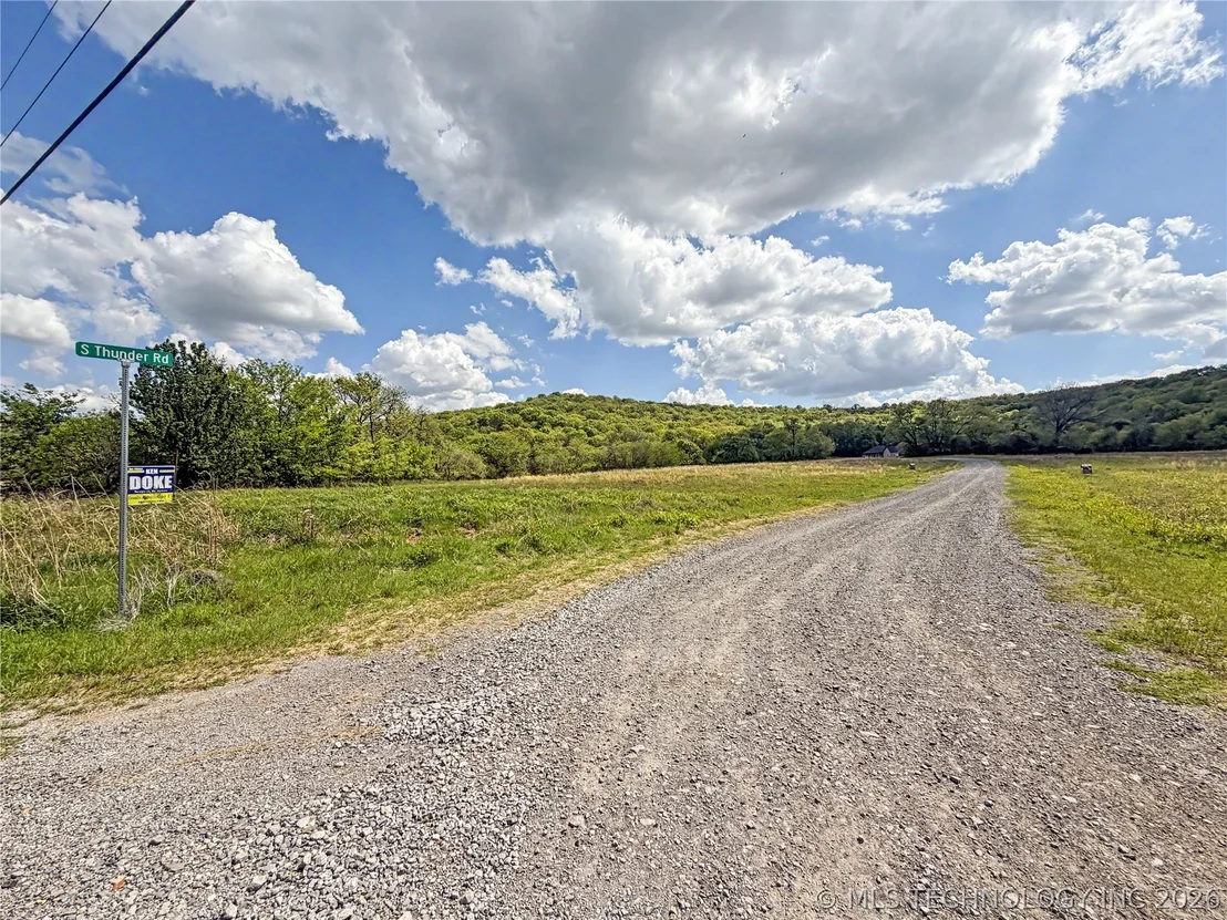 Photo of 425 S Thunder Road