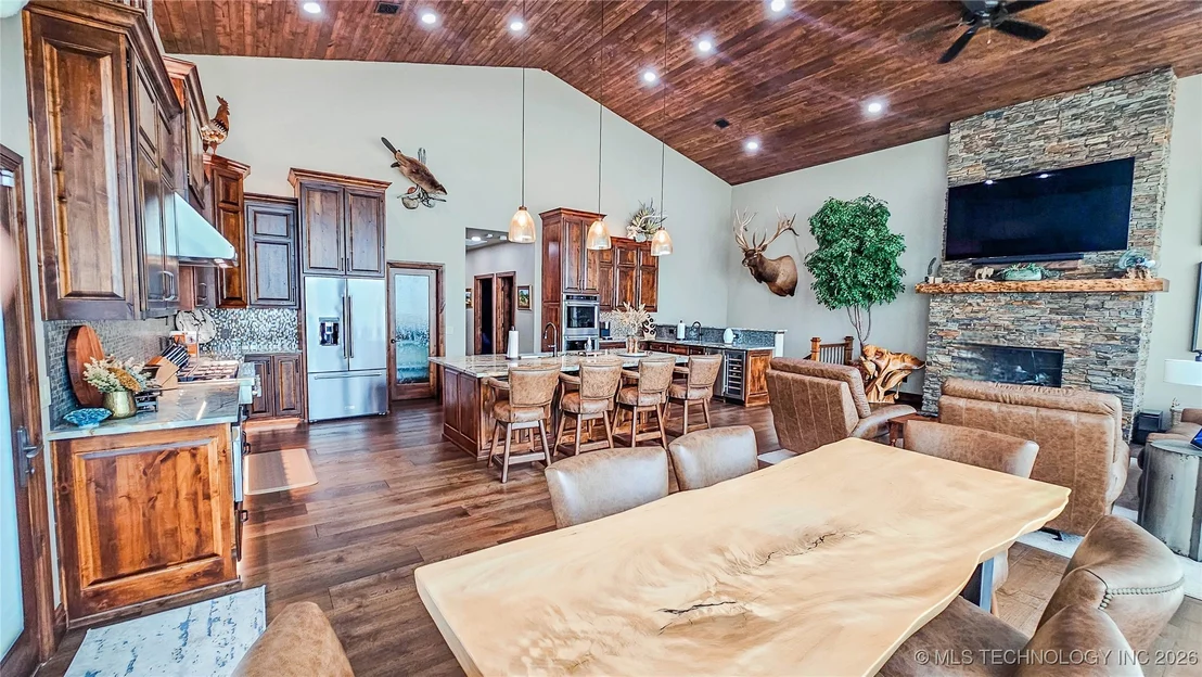 Photo of 417188 Mockingbird Lane