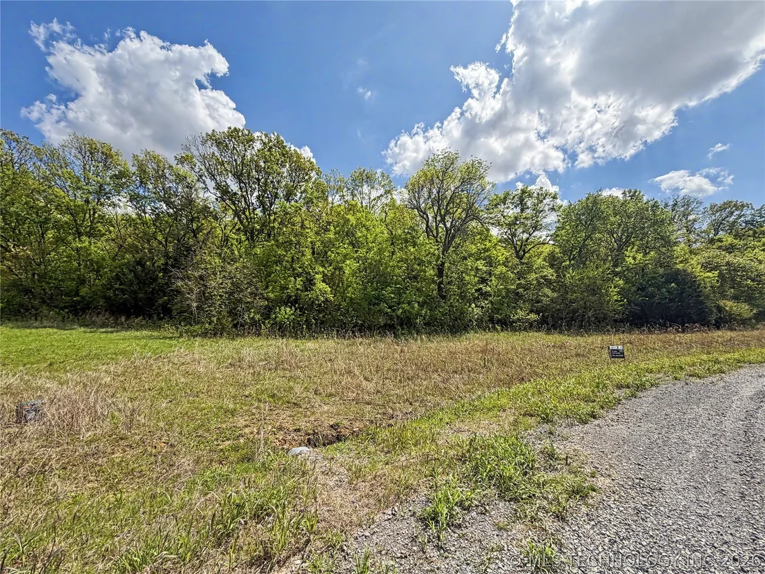 Photo of 425 S Thunder Road