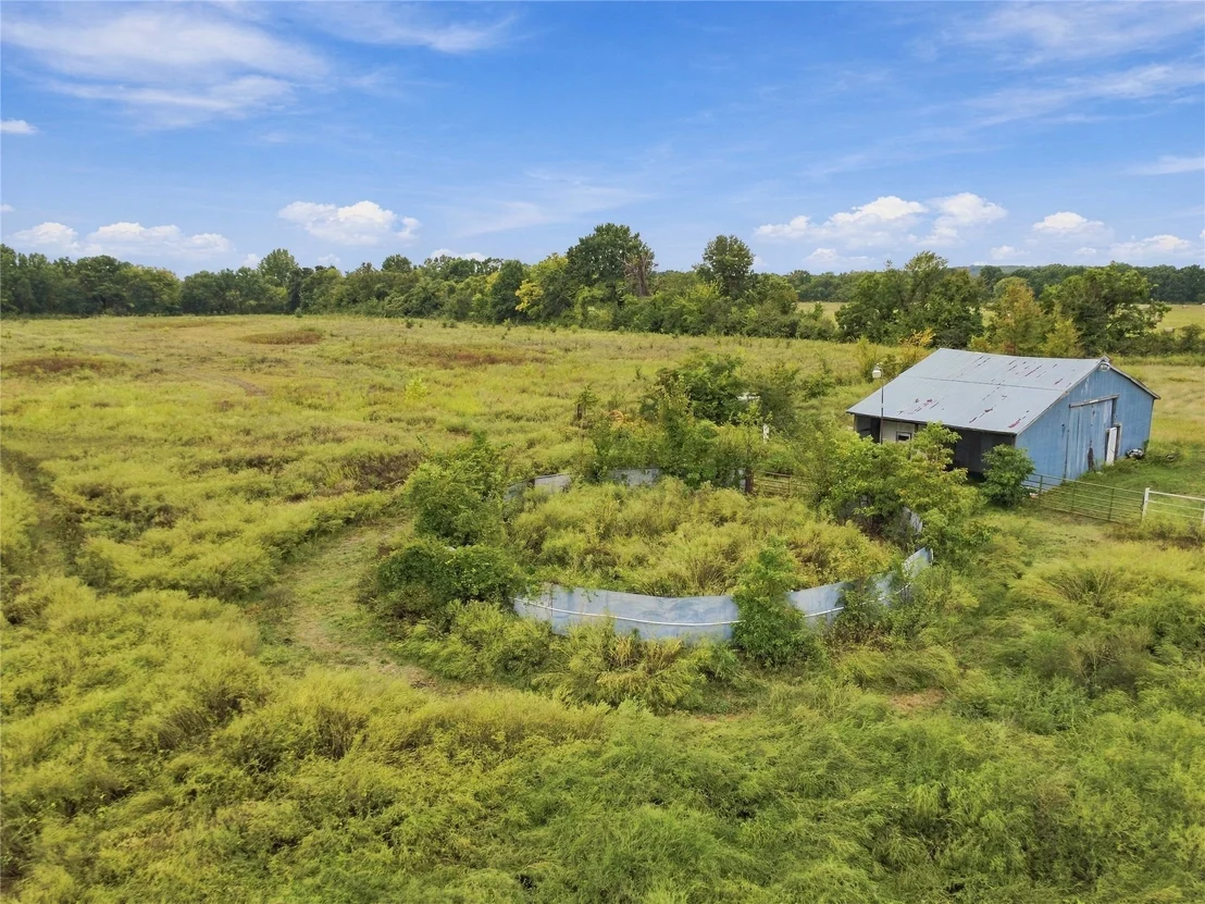 Photo of 394107 E 1150 Road