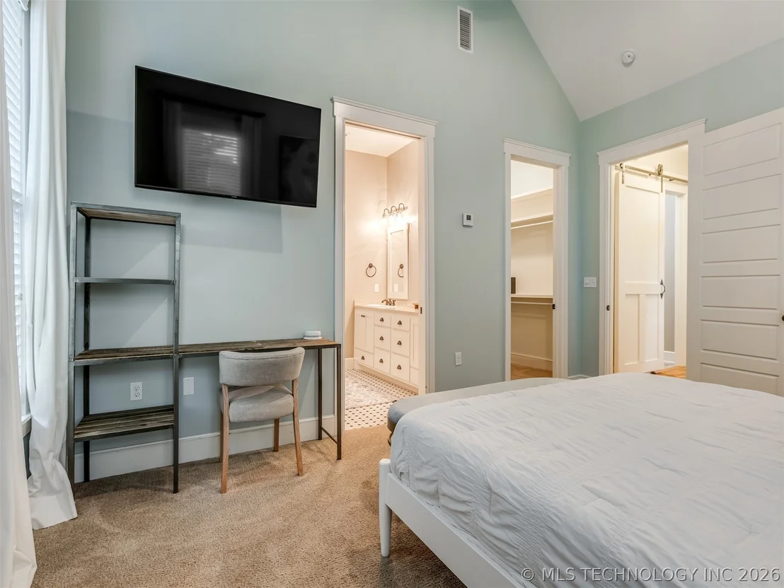 Photo of 25 Boulevard