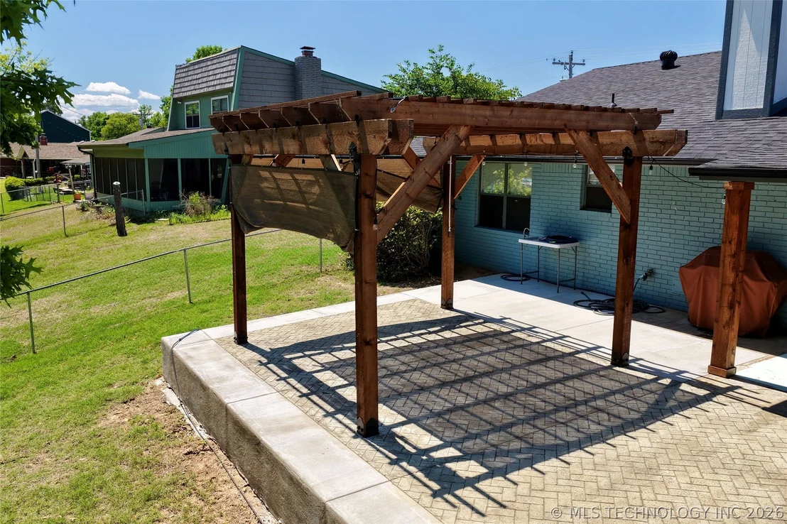 Photo of 105 Lakeview Drive