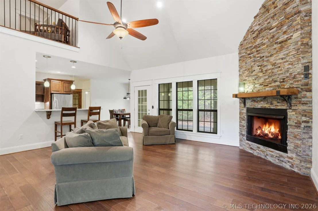 Photo of 900 W Hardesty Road