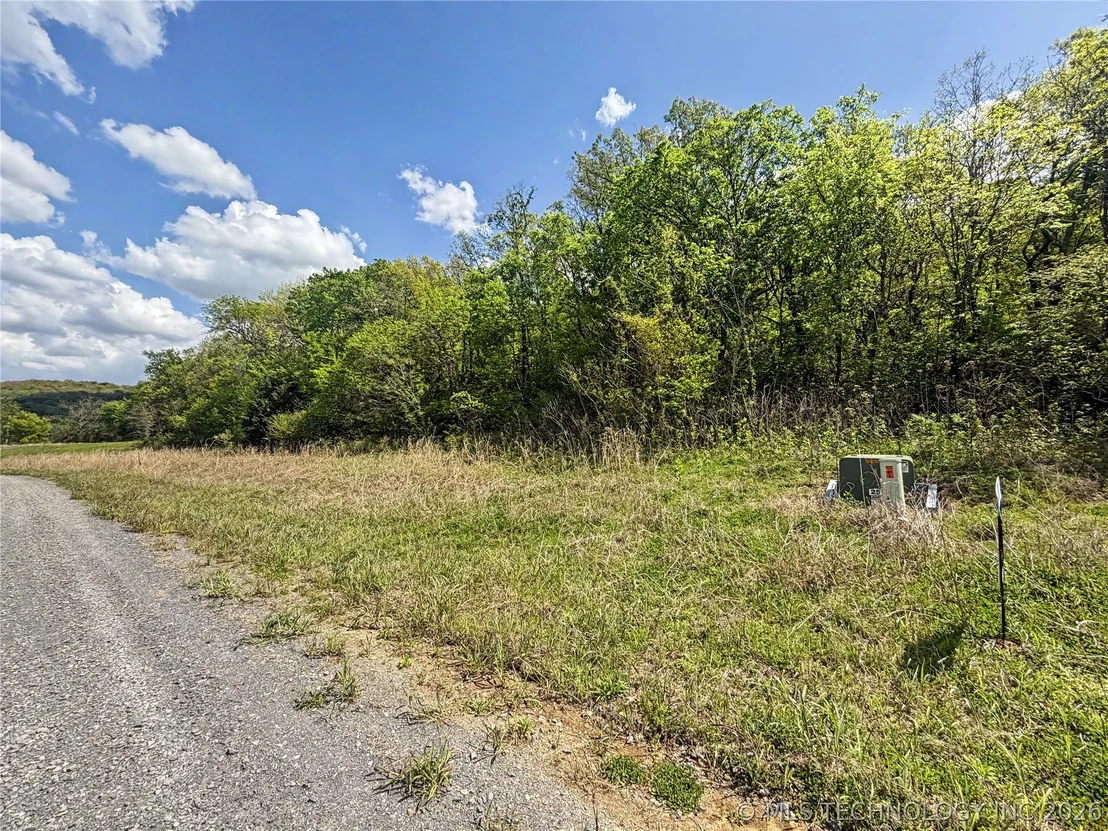 Photo of 417 S Thunder Road