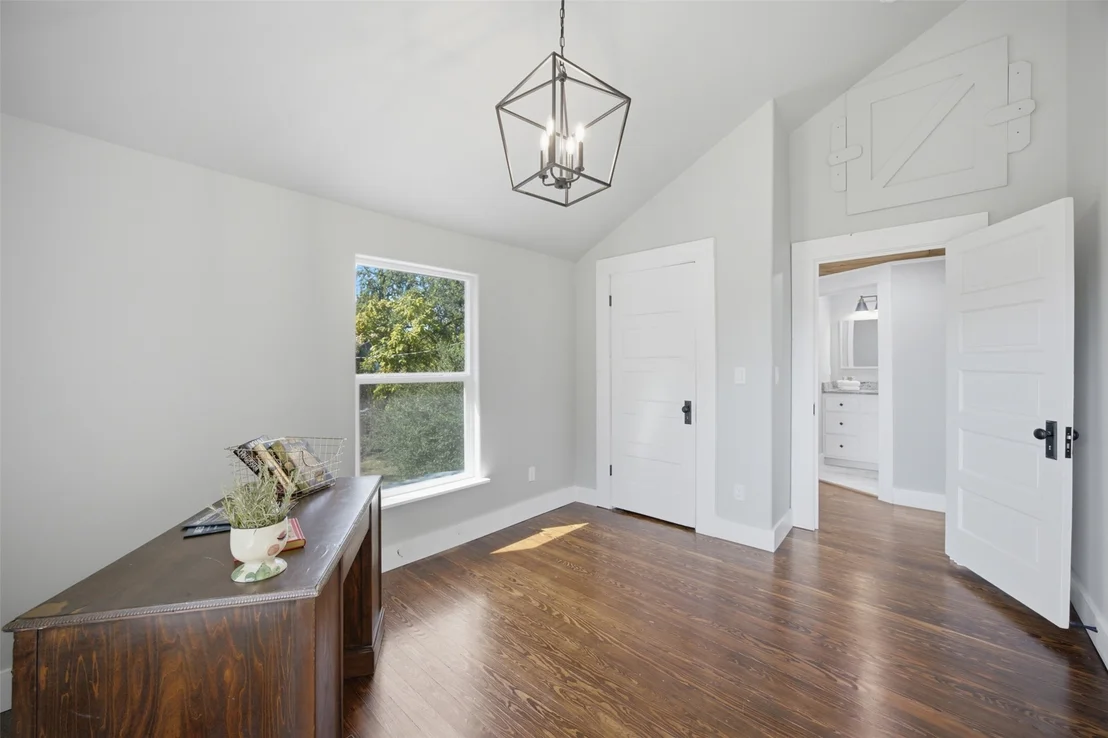 Photo of 206 Broadway Avenue