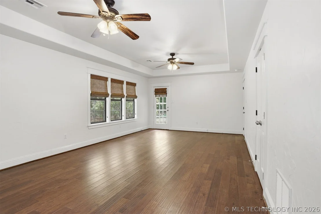 Photo of 900 W Hardesty Road