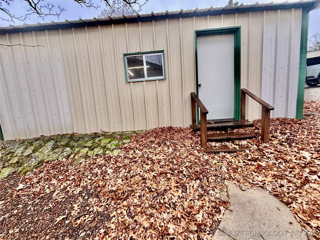 Photo of 413804 E 1212 Road