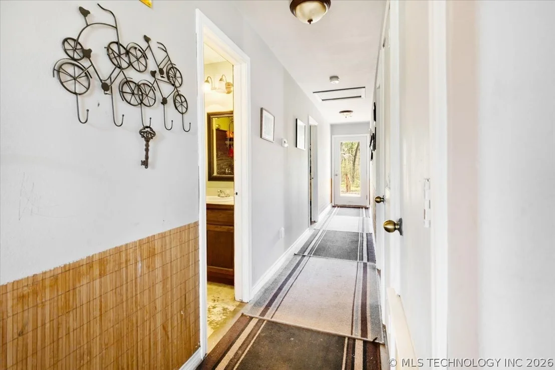 Photo of 2576 Winnett Road