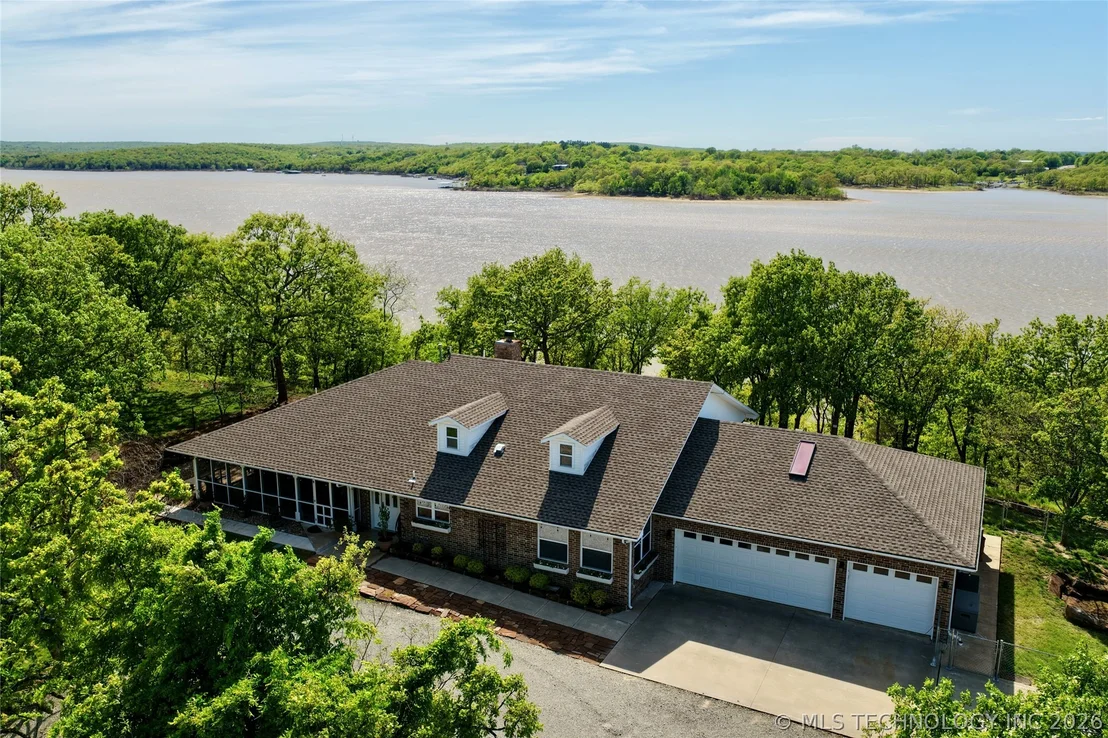 Photo of 324 Falcon Lane