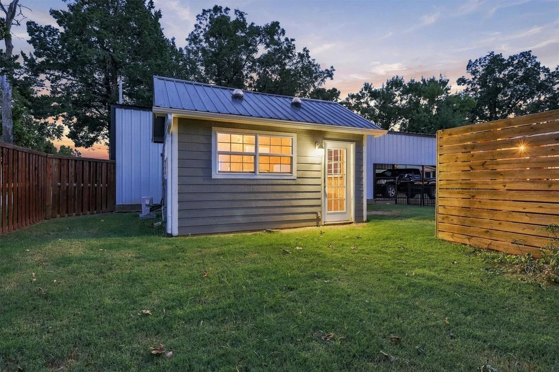 Photo of 2828 Riverview Road