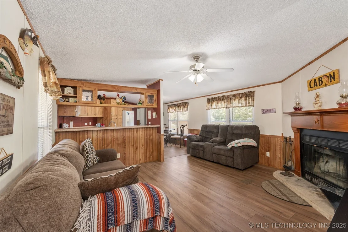 Photo of 420229 E 1144 Road