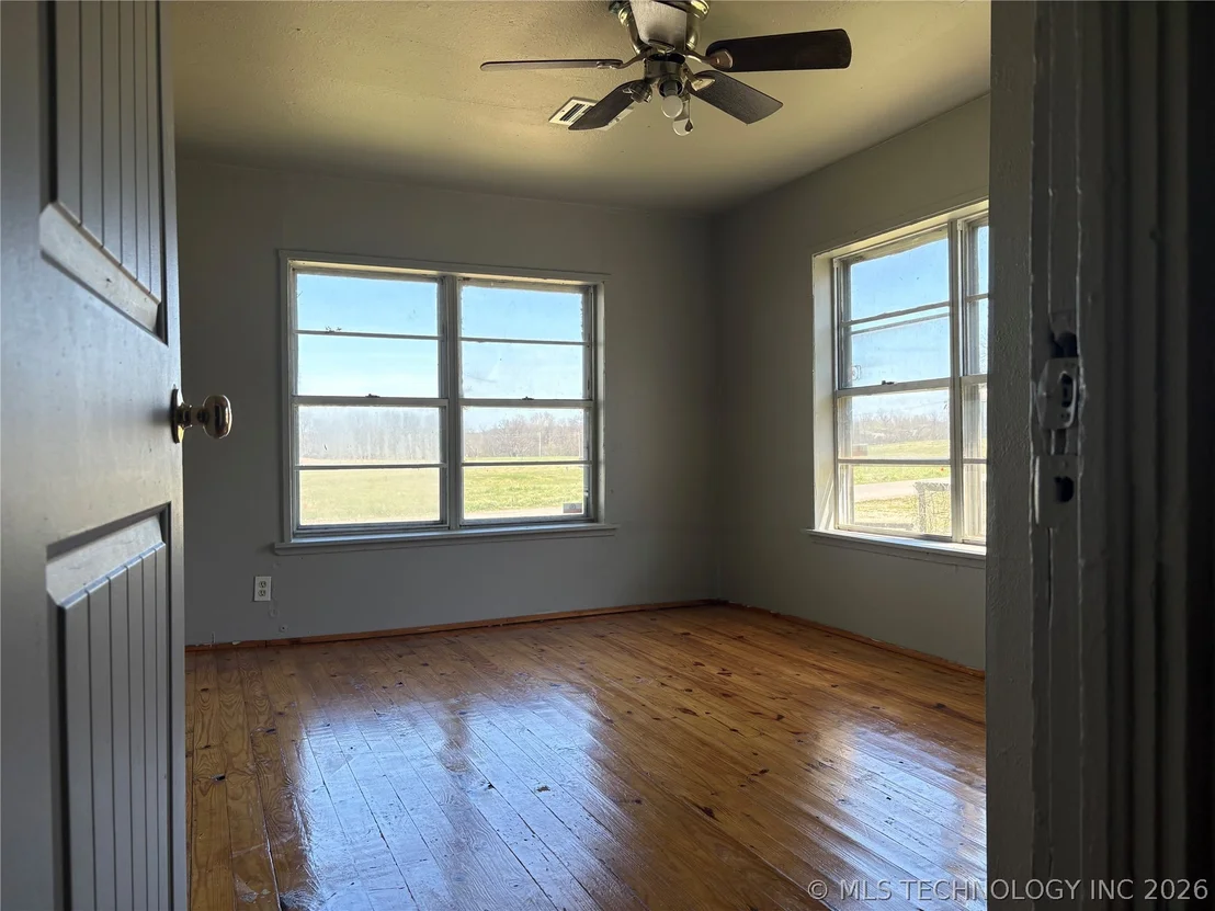 Photo of 516 E 5th Street