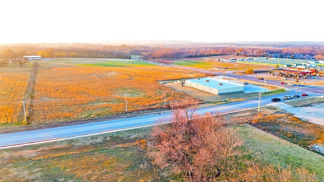Photo of 2925 E Holly Road