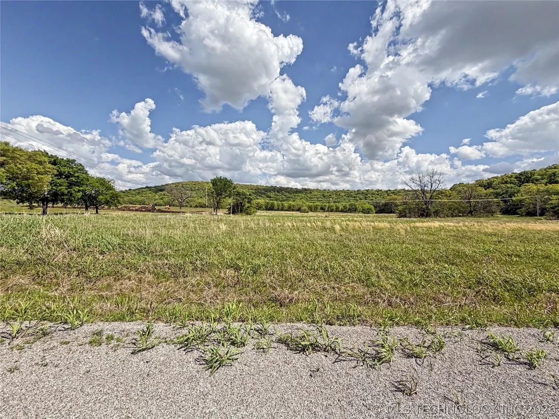 Photo of 433 S Thunder Road