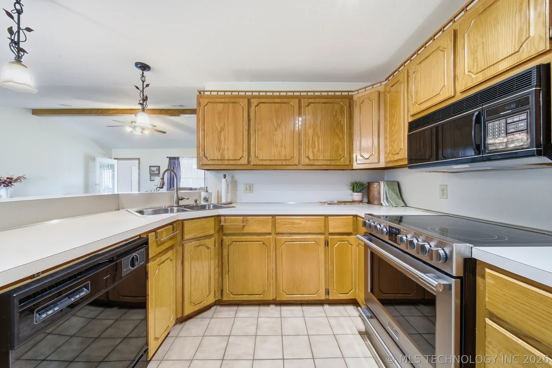 Photo of 2301 Piney Point Avenue