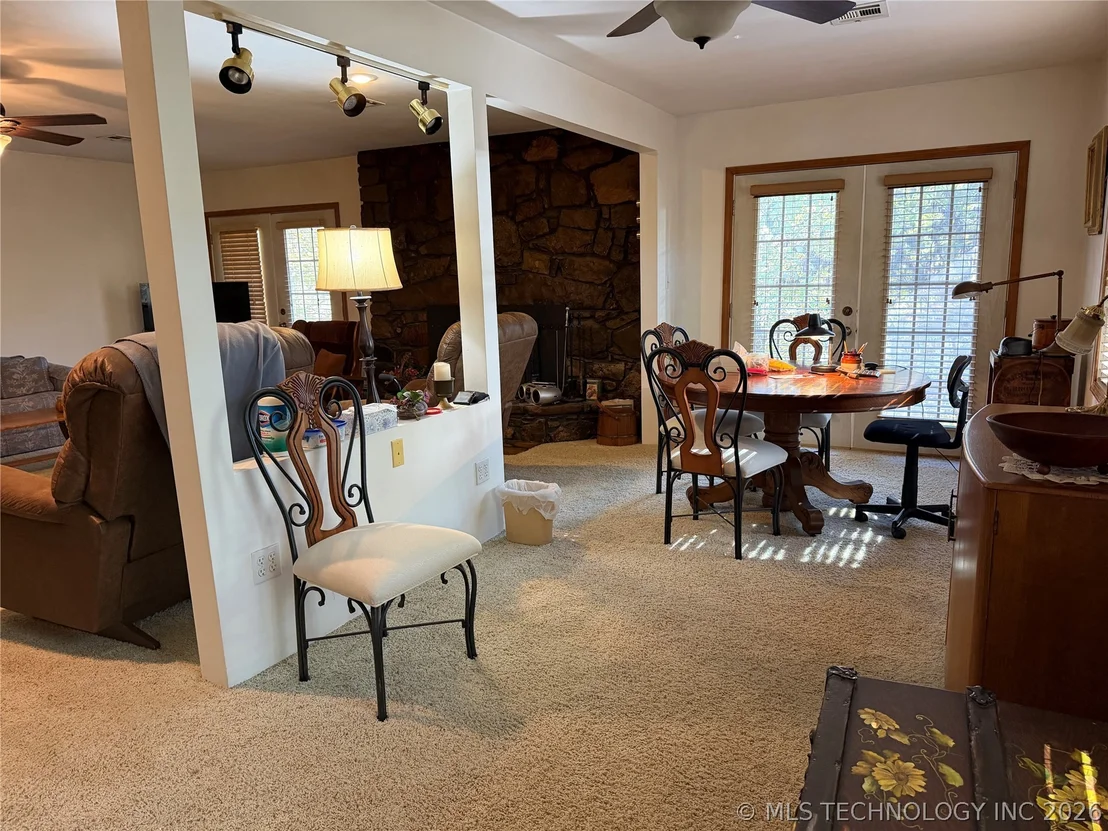 Photo of 425671 E 1168 Road