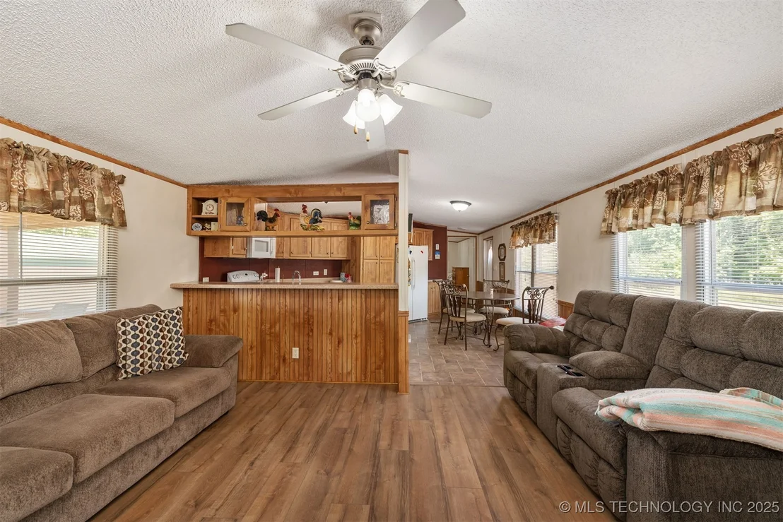Photo of 420229 E 1144 Road