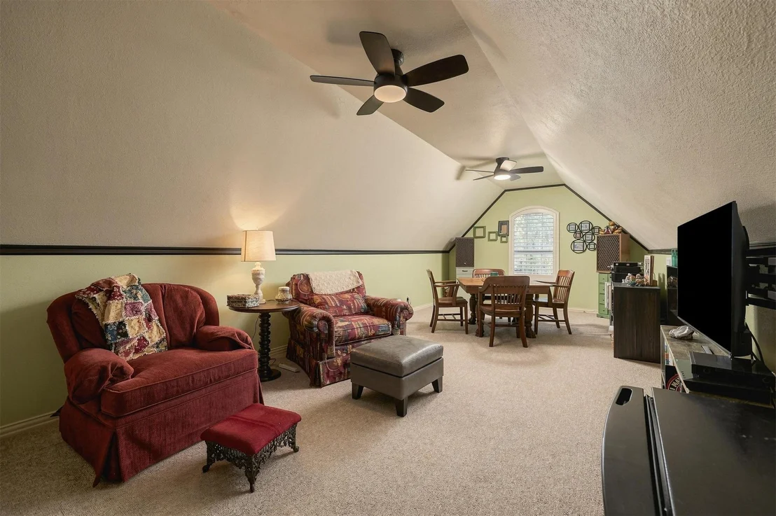 Photo of 205 Thousand Oaks