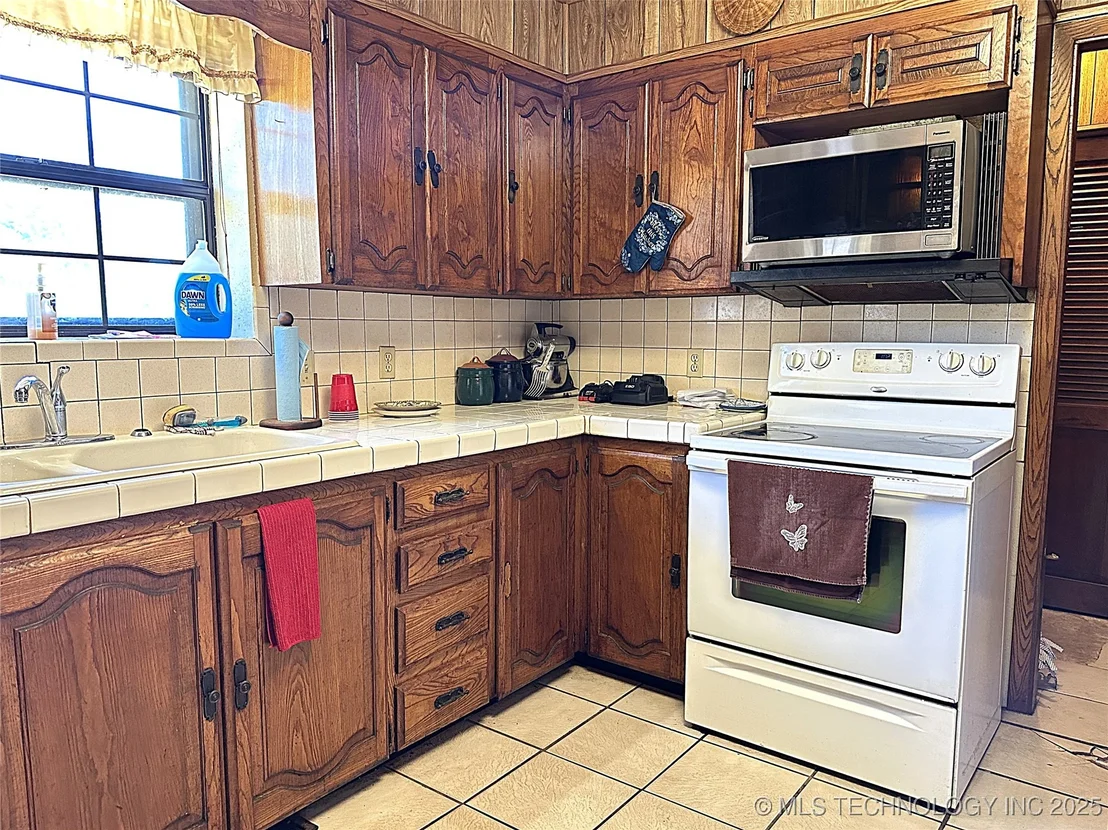 Photo of 511 Stolfa Street SE