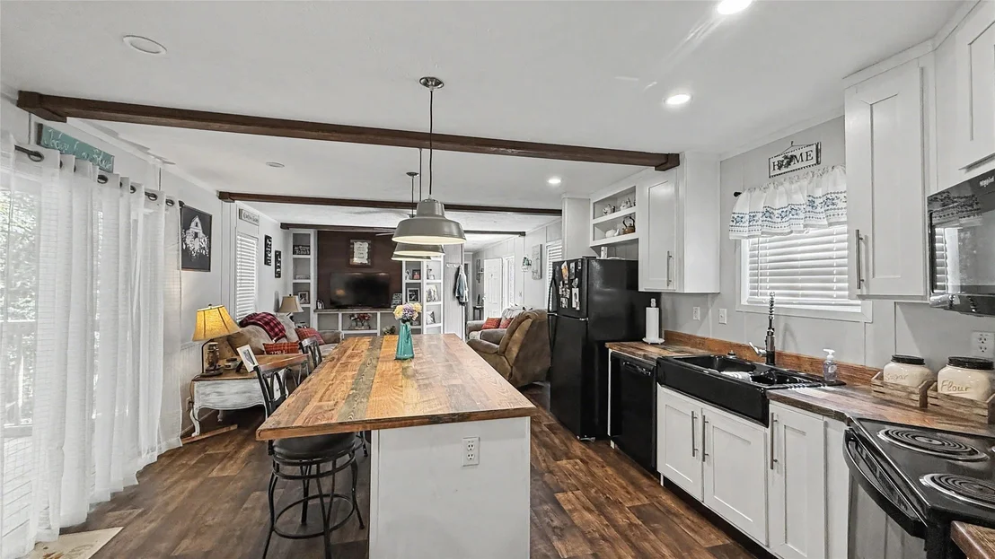 Photo of 10112 Sandstone Road