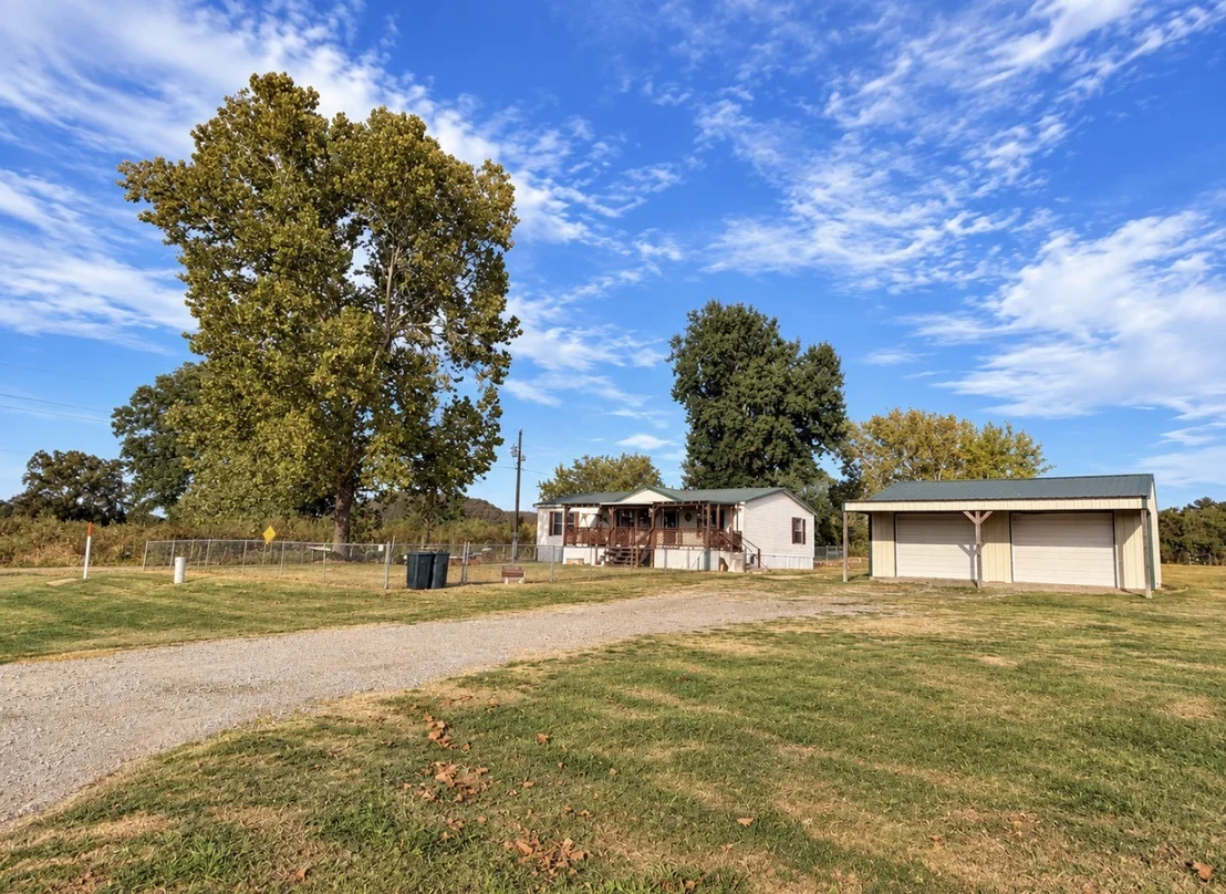 Photo of 10549 W Perry Road