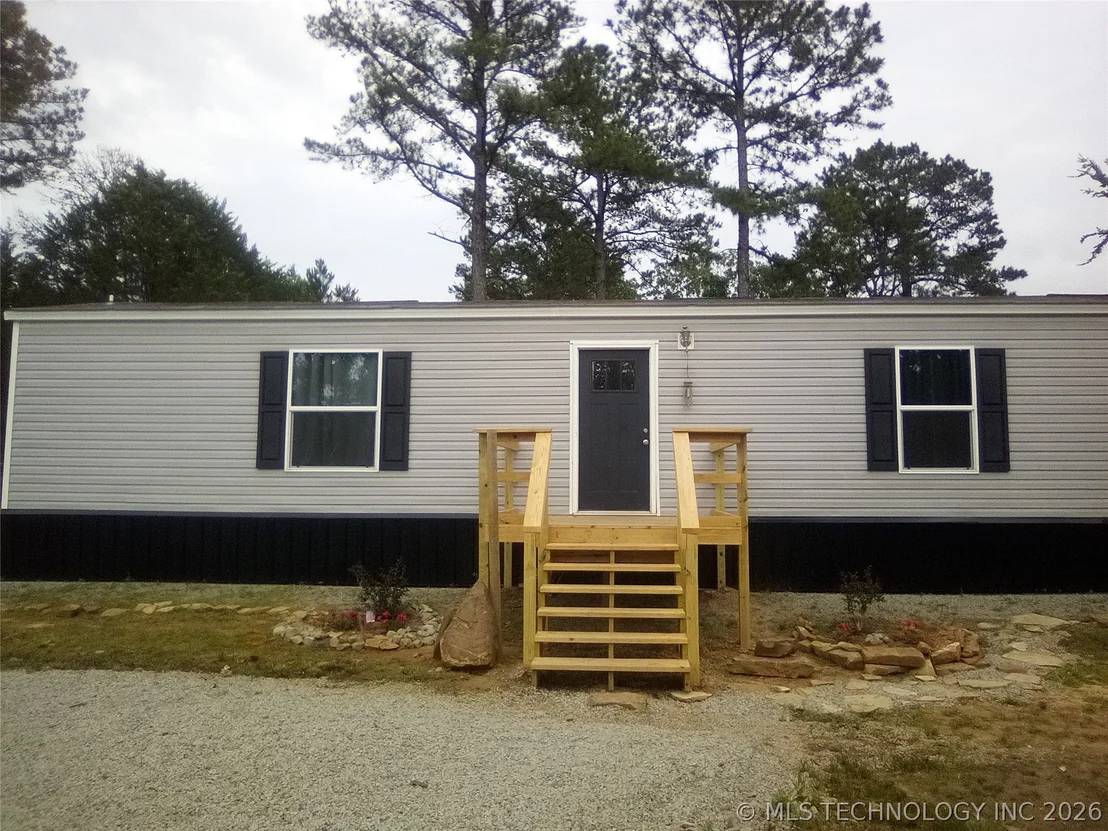 Photo of 21 County Line Road E
