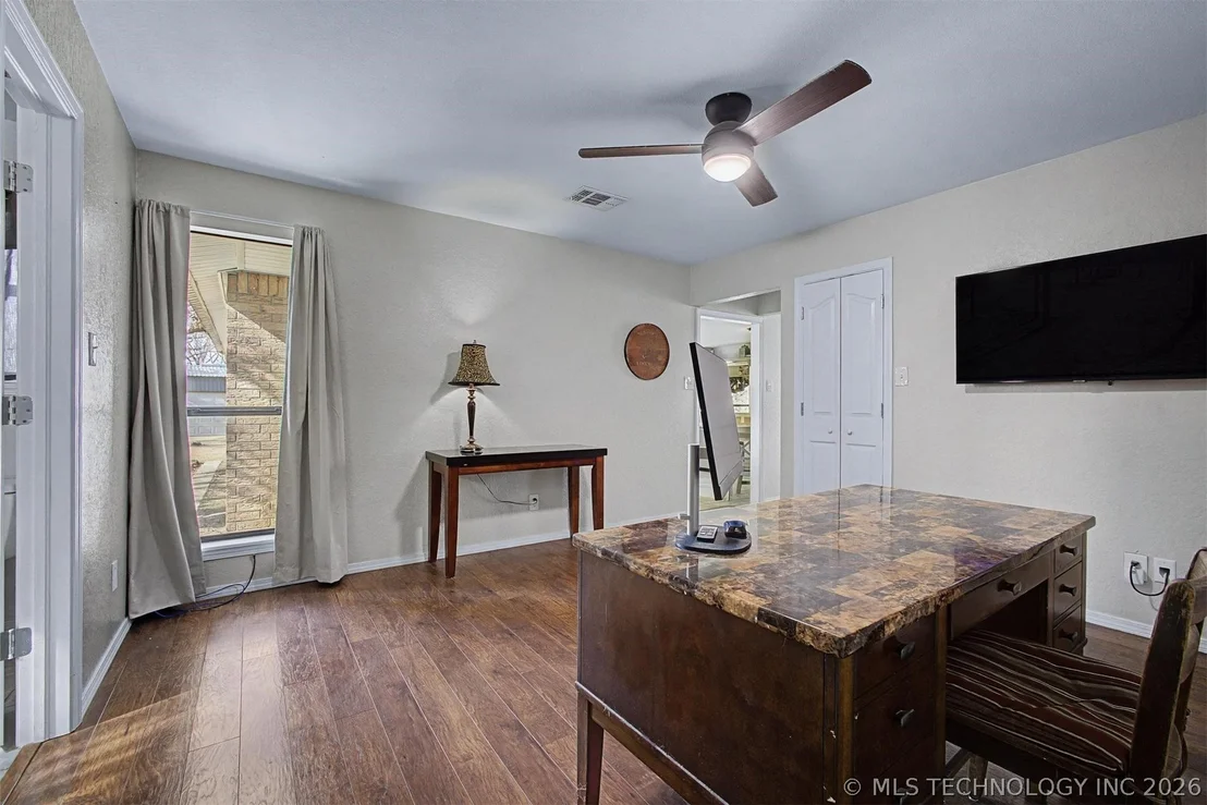 Photo of 5328 Monroe Road