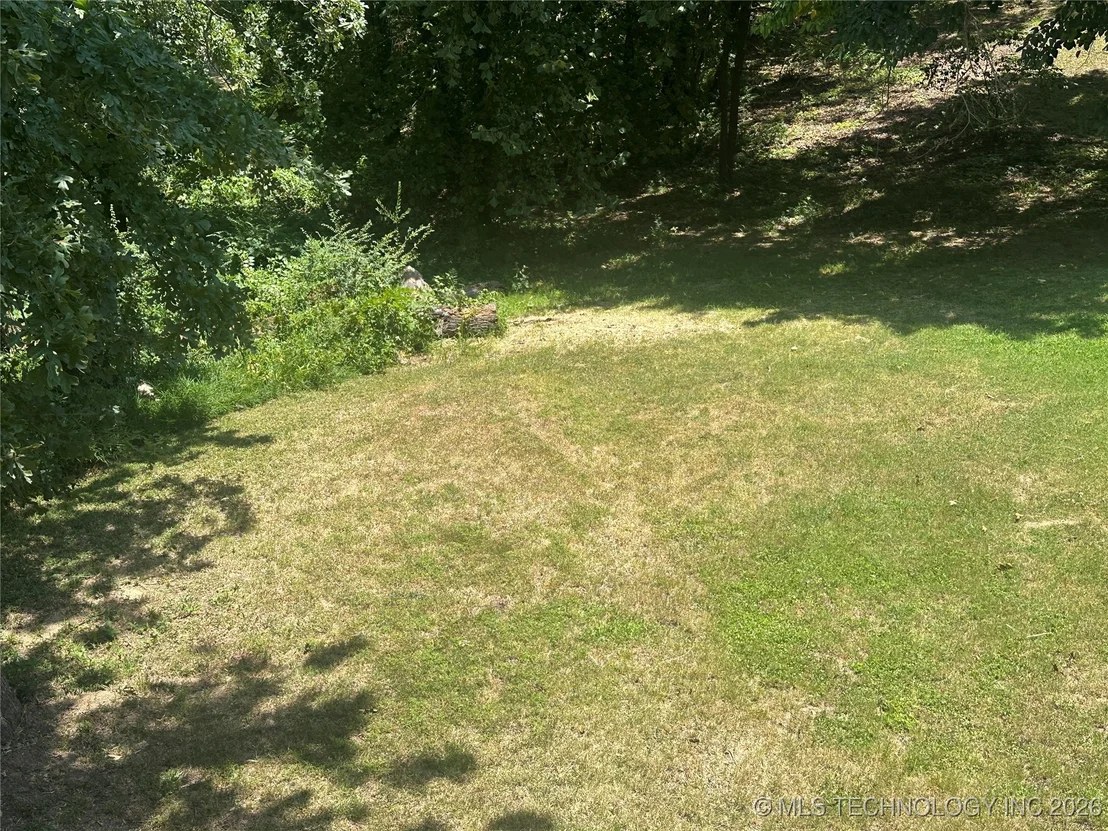 Photo of 1372 Warren Road