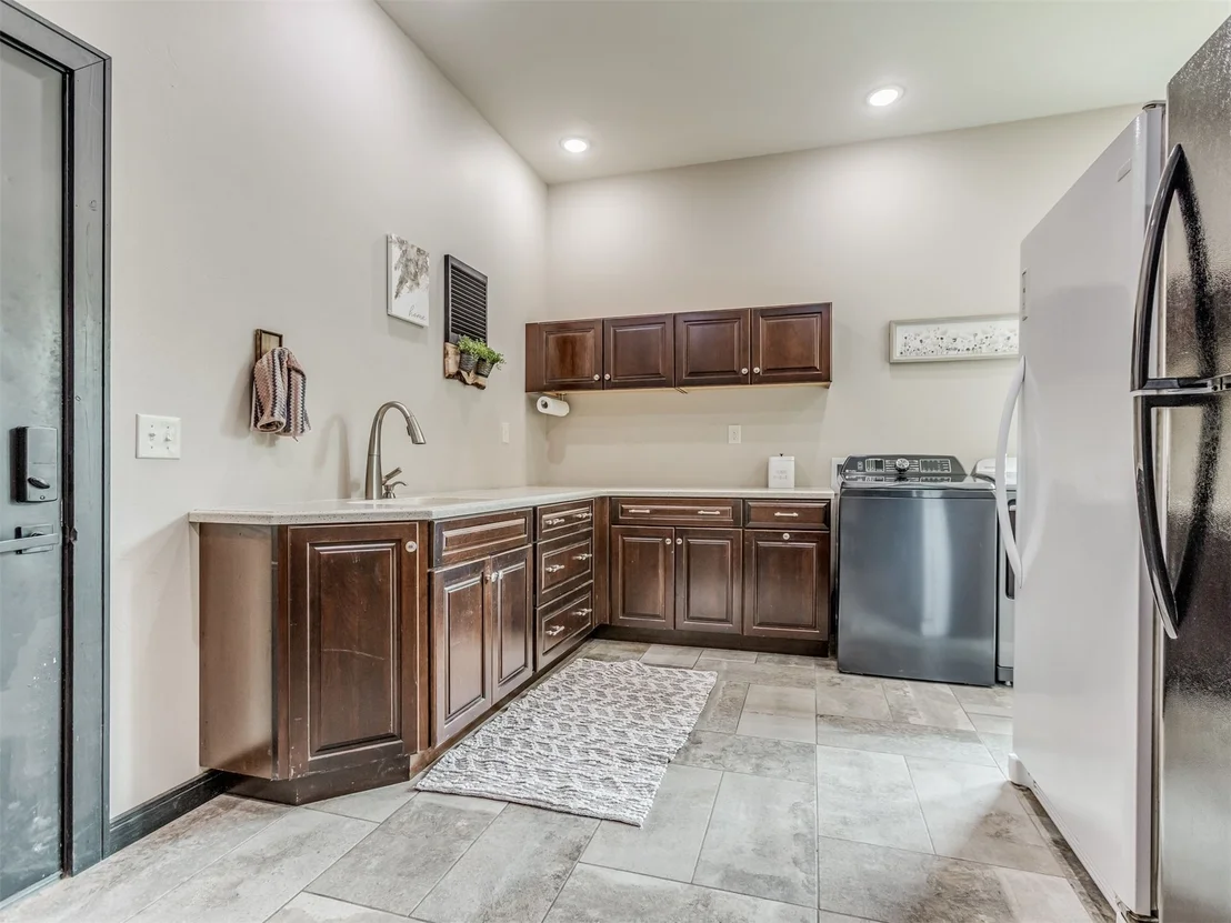 Photo of 1073 Hidden Ridge Road
