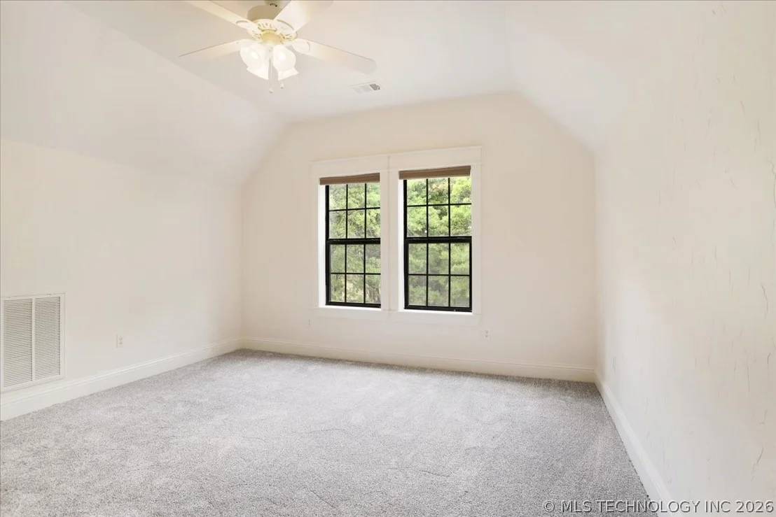 Photo of 900 W Hardesty Road
