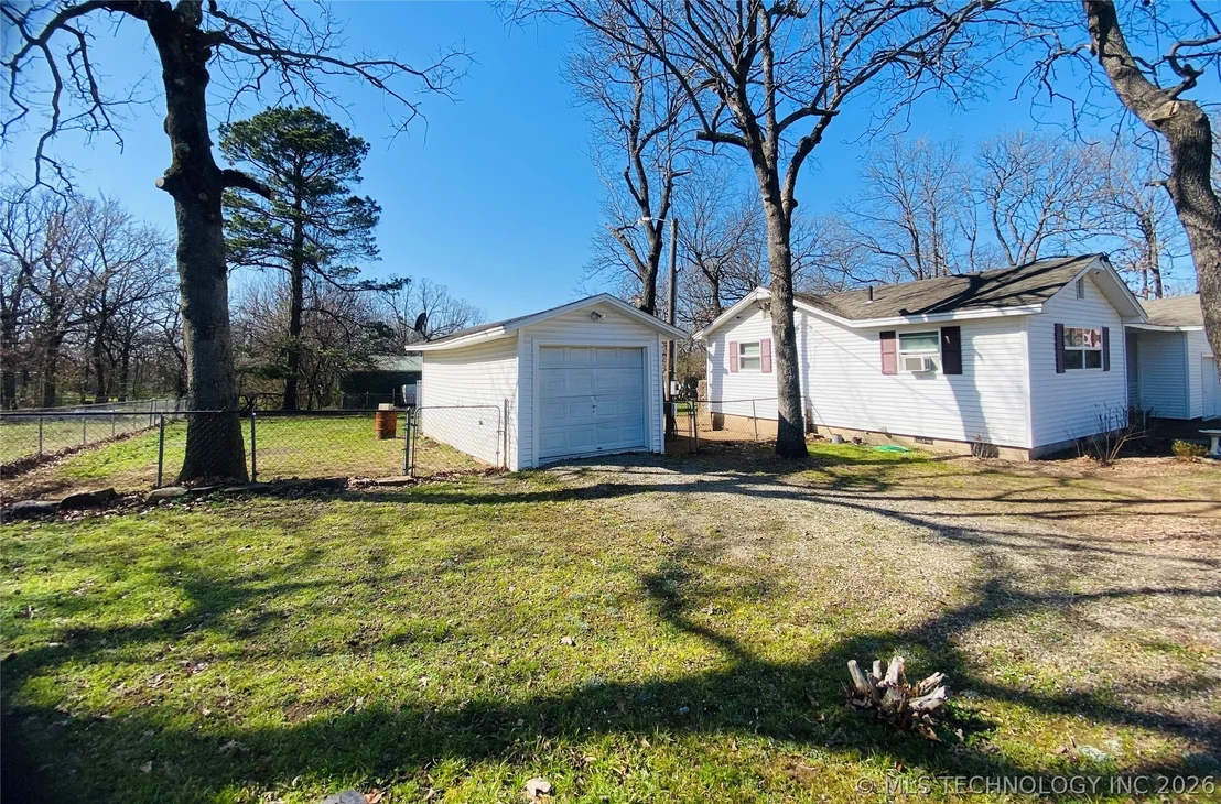 Photo of 264 SE Main Street
