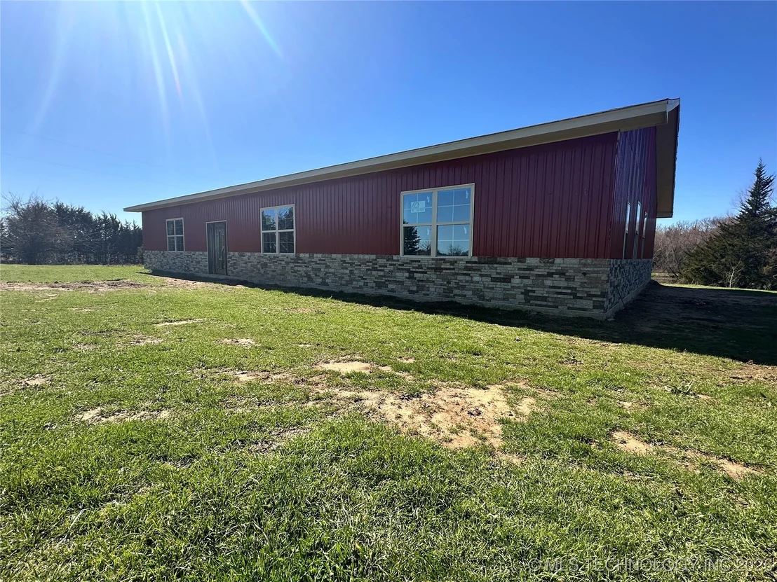 Photo of 1860 W Bumpass