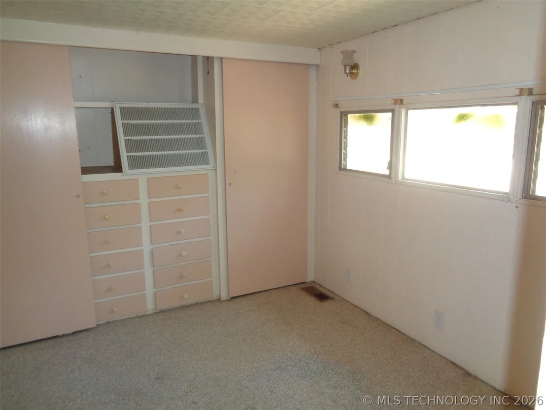 Photo of 203 Oak Avenue