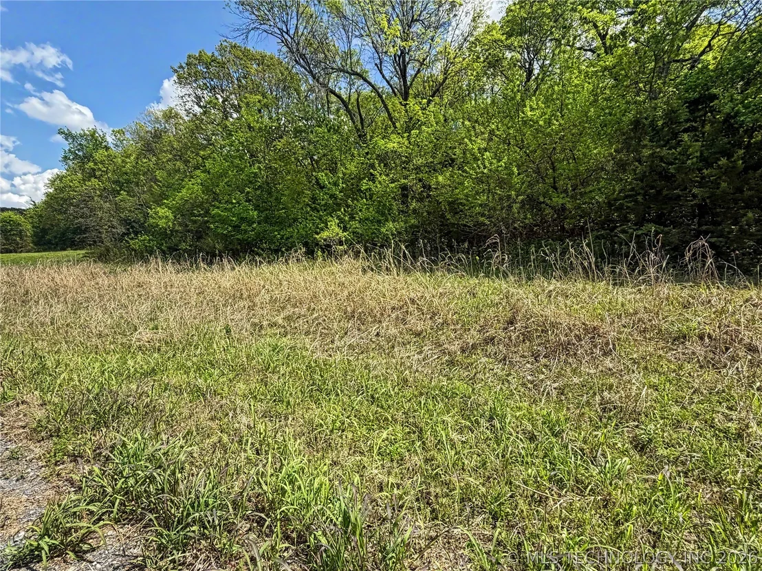 Photo of 425 S Thunder Road