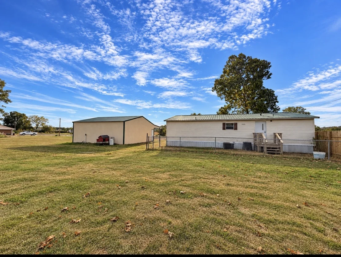 Photo of 10549 W Perry Road